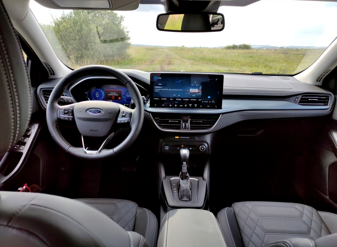 ford-focus-active-ecoboost-hybrid-14