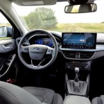 ford-focus-active-ecoboost-hybrid-15
