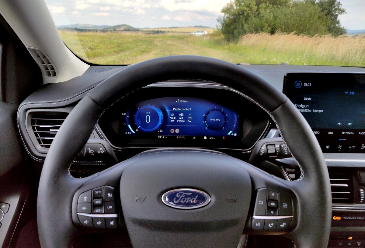 ford-focus-active-ecoboost-hybrid-19