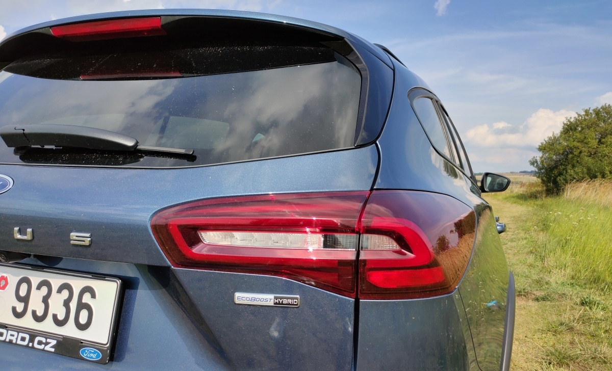 ford-focus-active-ecoboost-hybrid-25