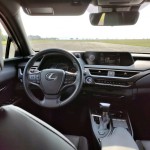 lexus-ux-f-sport-design-2023-18