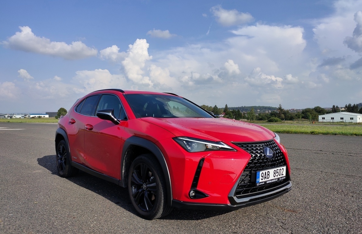 lexus-ux-f-sport-design-2023-2