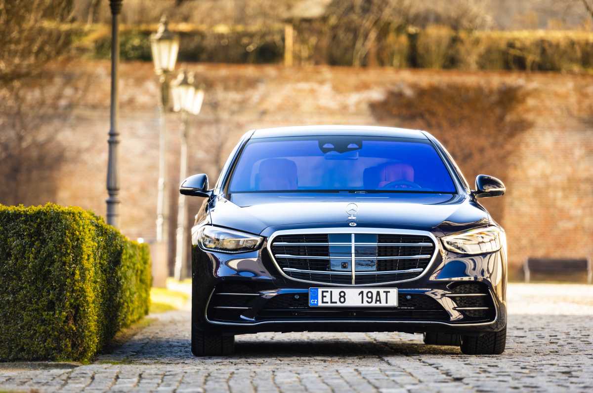 mercedes-benz-s-580e_07