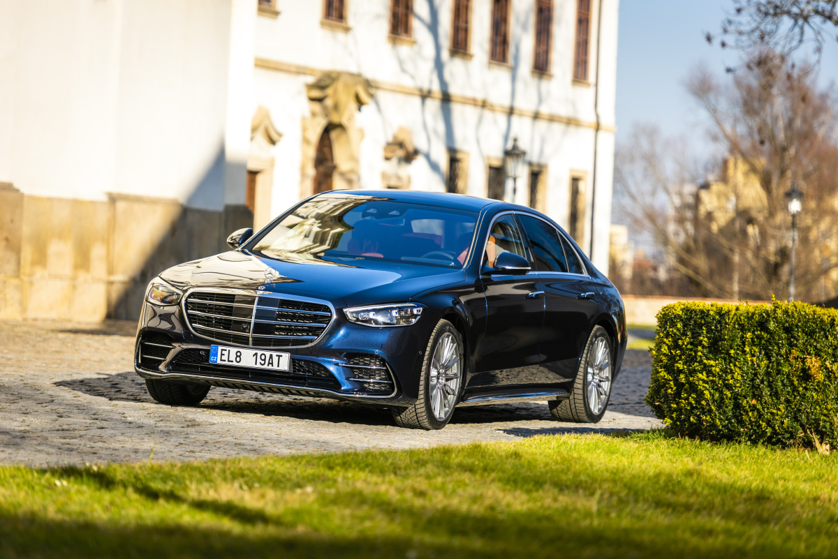 mercedes-benz-s-580e_15