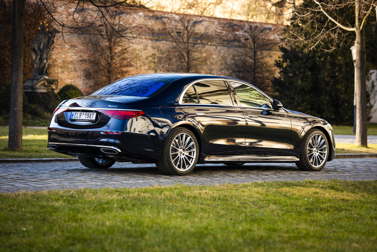 mercedes-benz-s-580e_27
