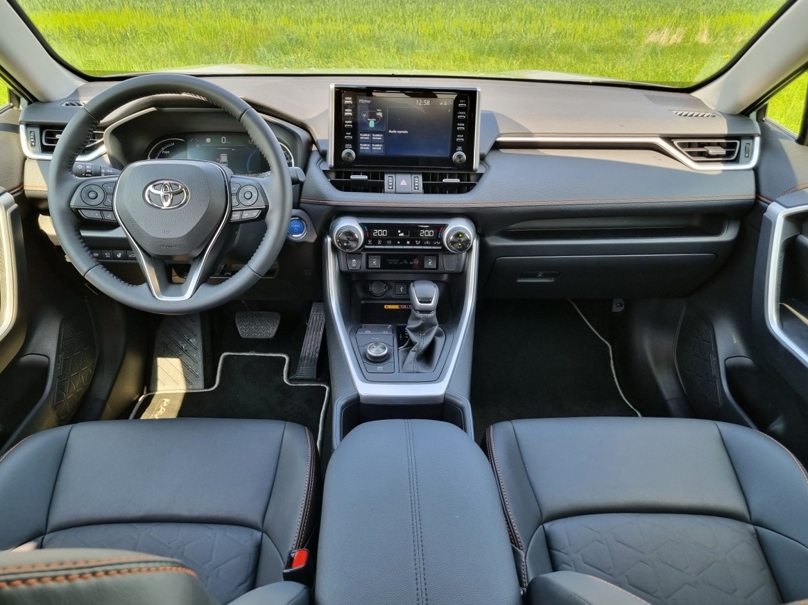 toyota-rav4-2022-13