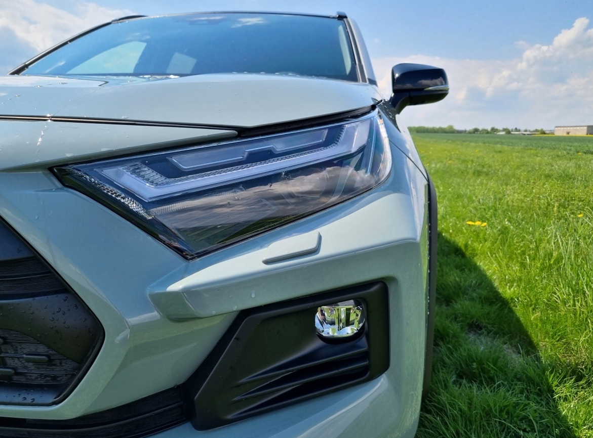 toyota-rav4-2022-8