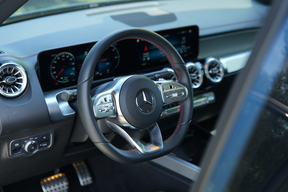 mercedes-benz-eqb-13
