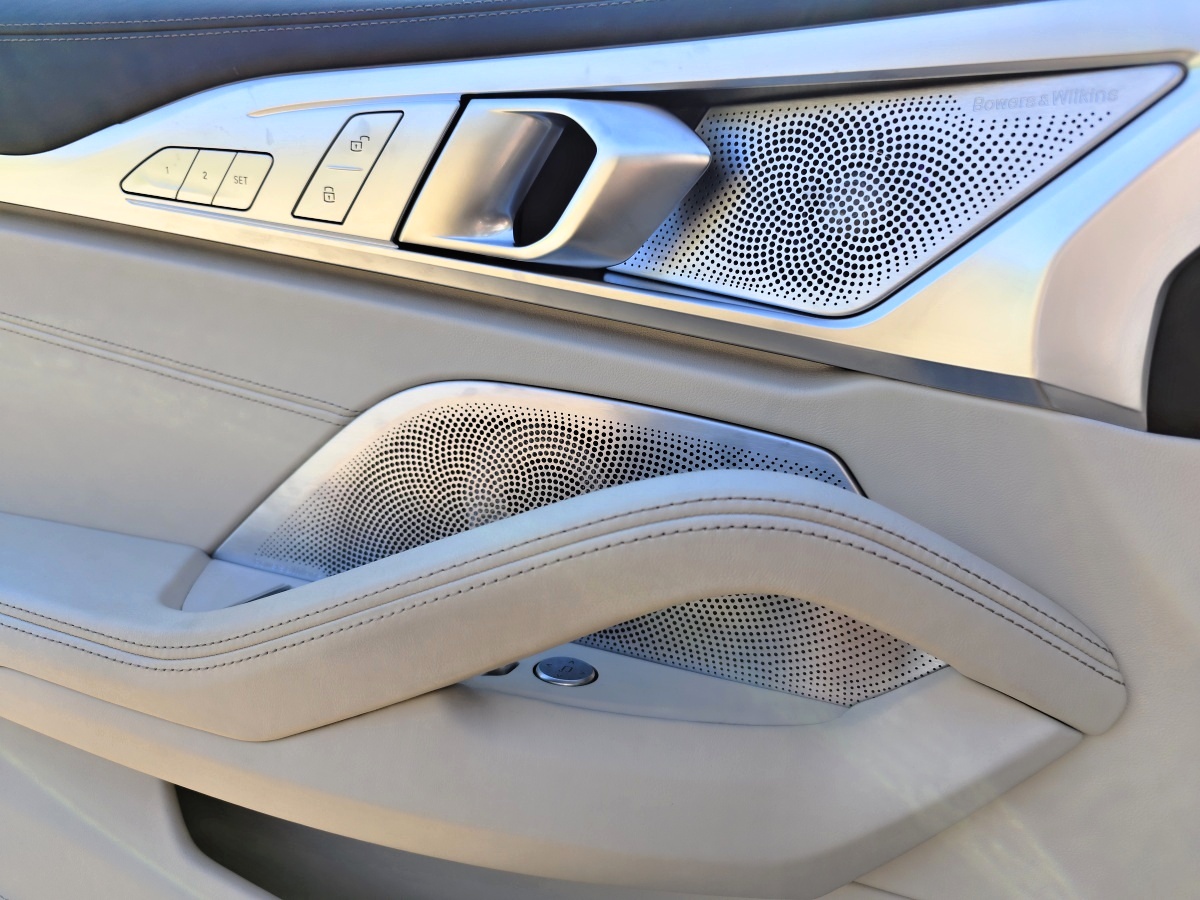 bmw-8-cabrio-2022-lci-14