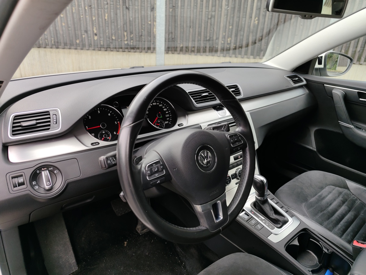 volkswagen-passat-17
