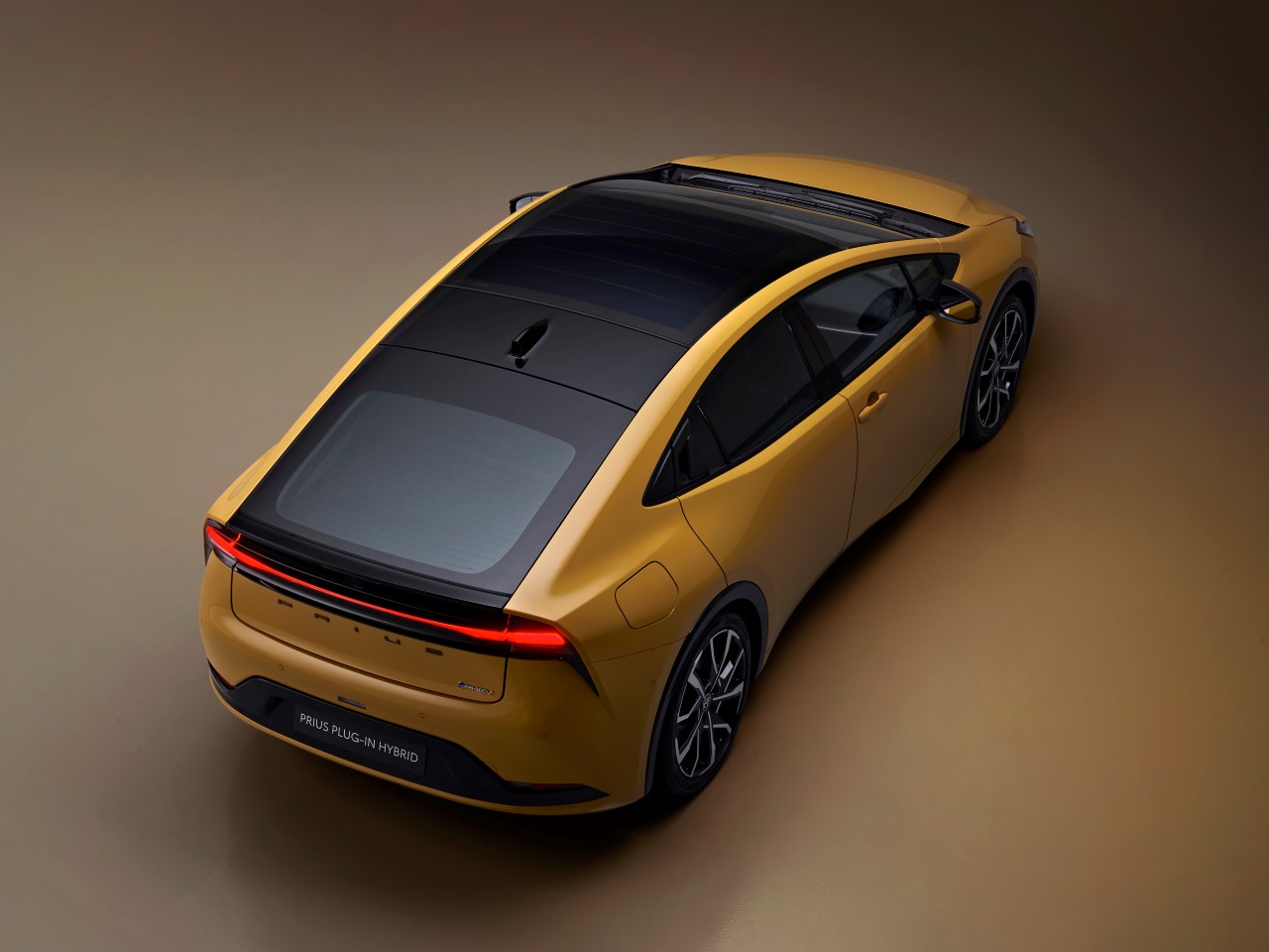 2022_-_prius_plug-in_hybrid_9
