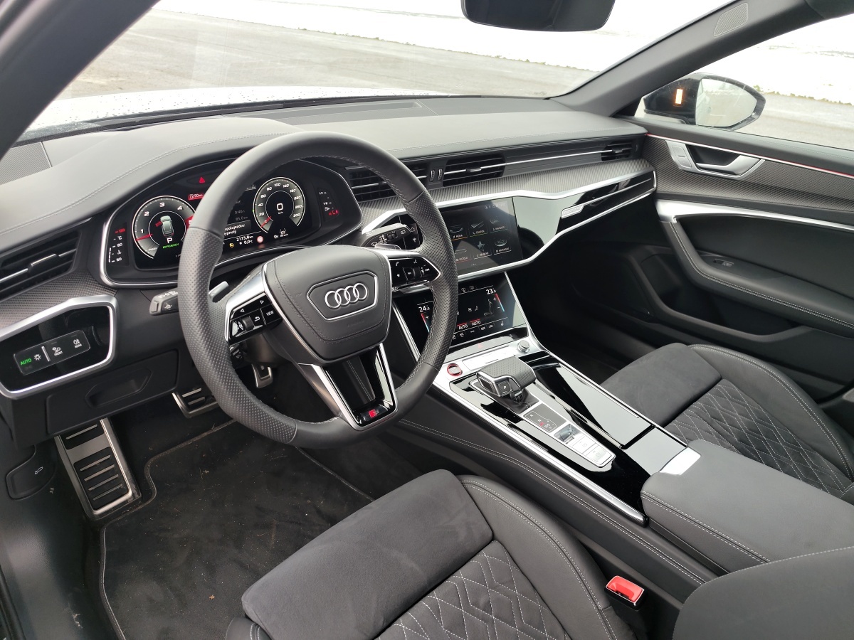 audi-s6-avant-2022-16