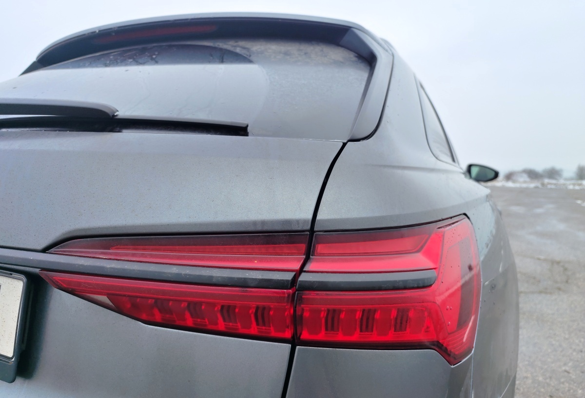 audi-s6-avant-2022-28