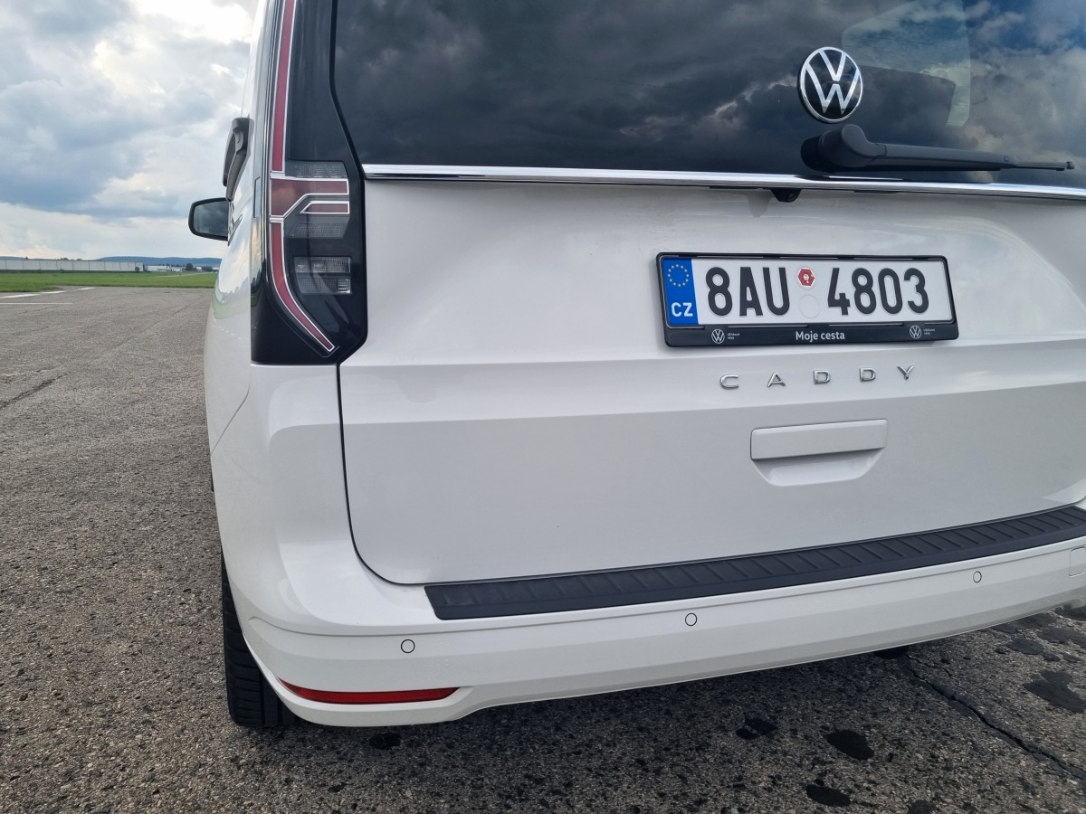 vw-caddy-2022-10
