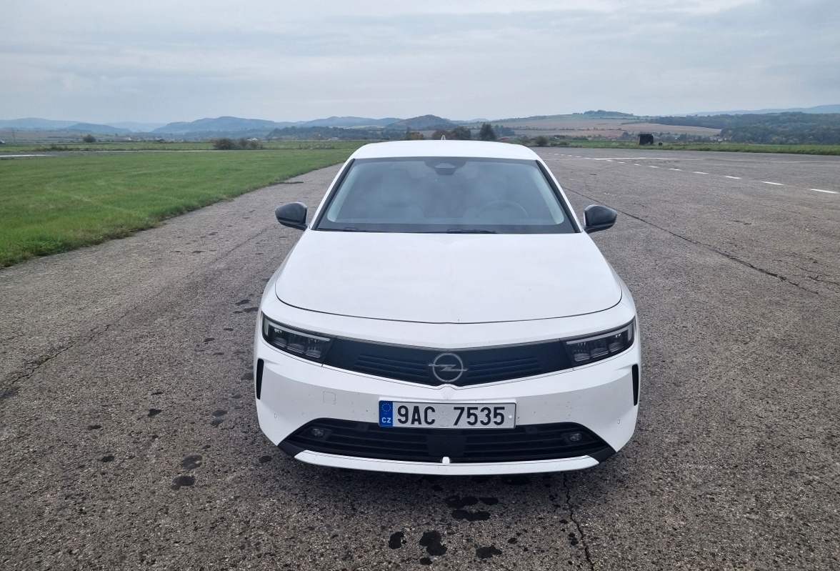 opel-astra-2022-1