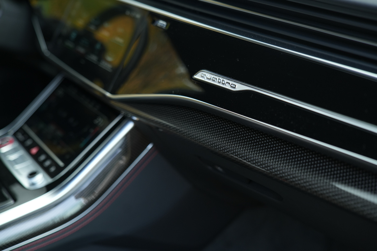 audi-sq8-2023-10