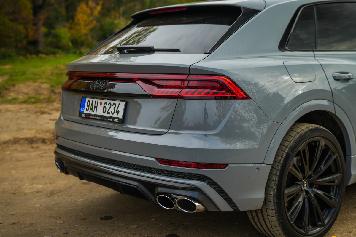 audi-sq8-2023-5