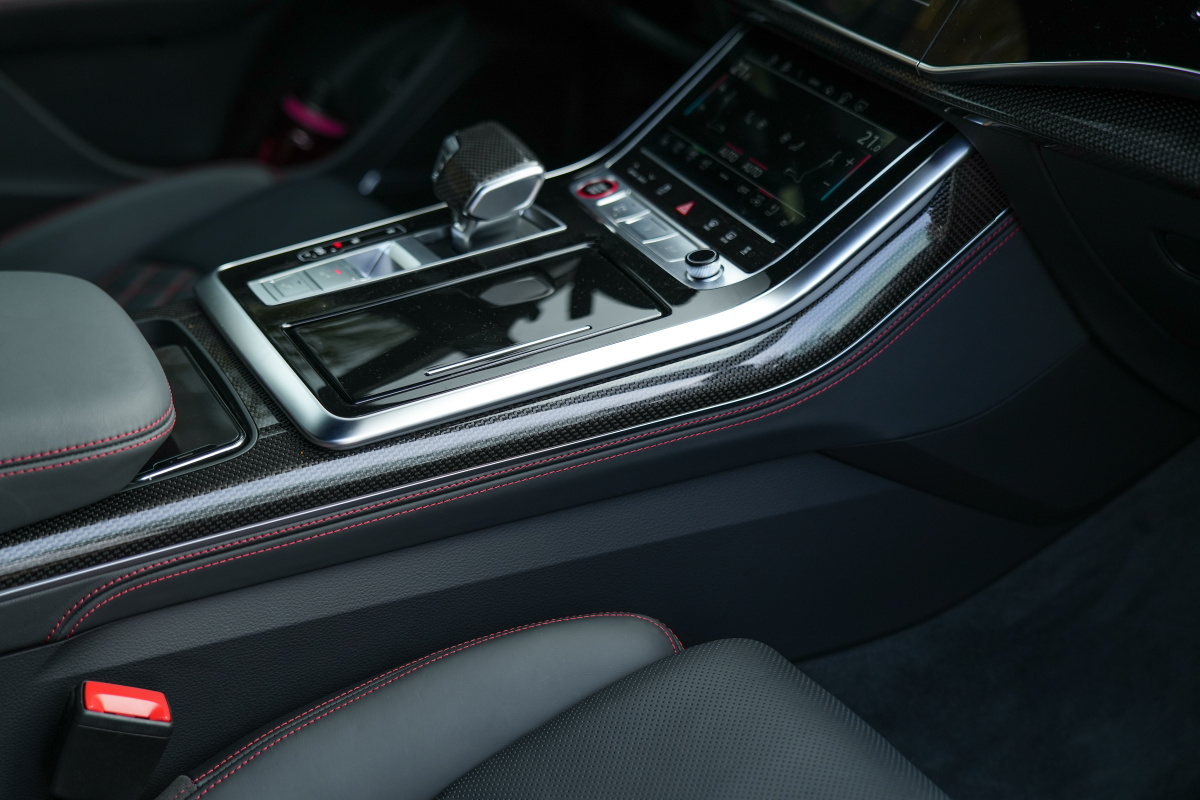 audi-sq8-2023-9