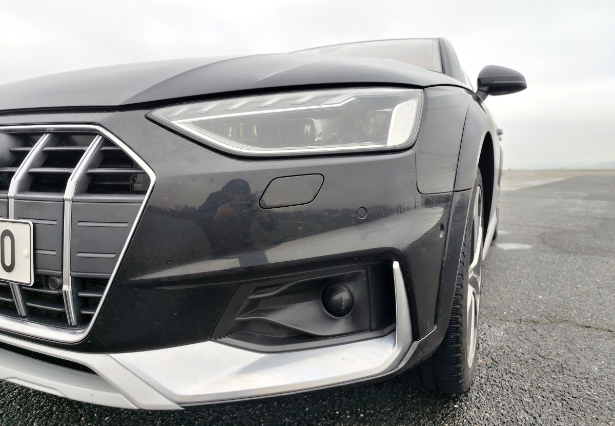 audi-a4-allroad-2023-12