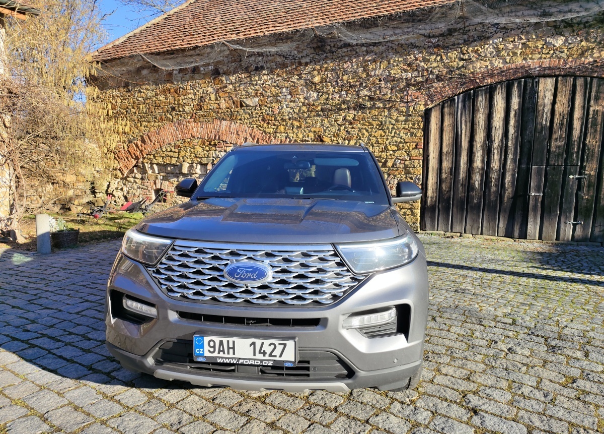 ford-explorer-2023-2