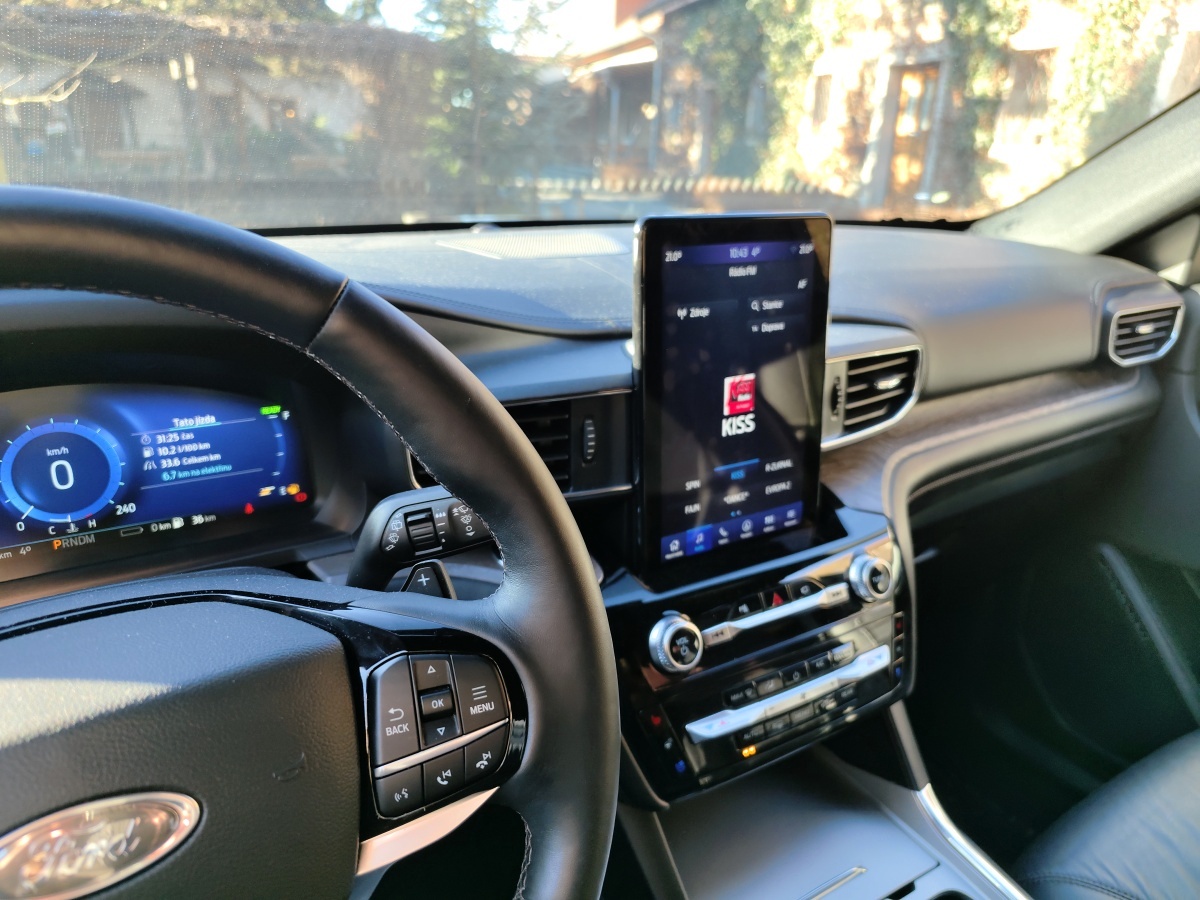 ford-explorer-2023-22