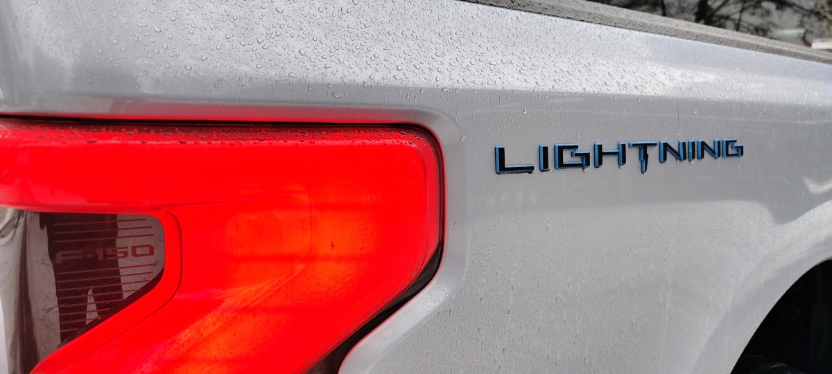ford-f150-lightning-2023-17
