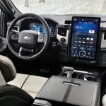 ford-f150-lightning-2023-28