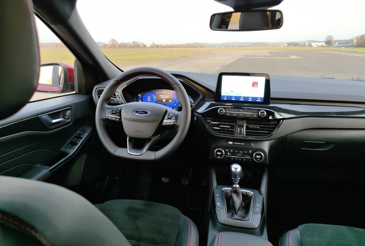 ford-kuga-2023-23