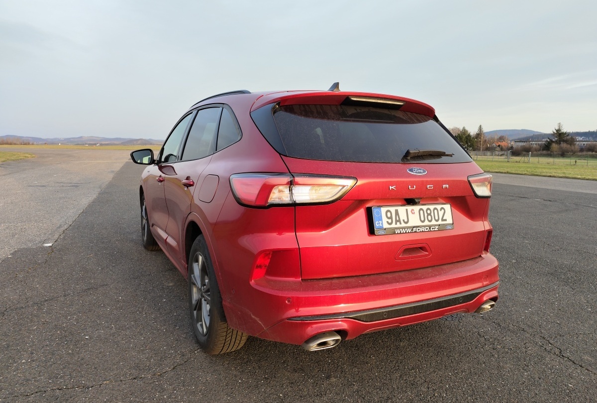ford-kuga-2023-25