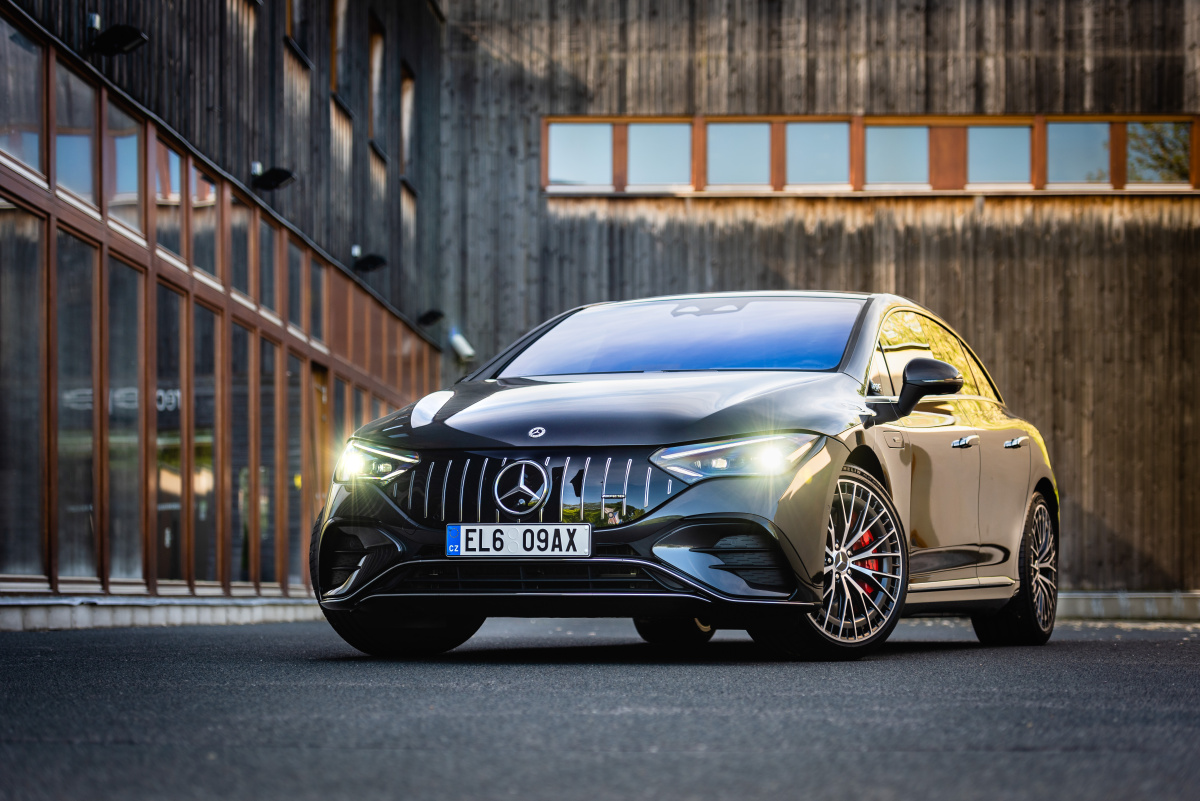 mercedes-eq-eqe-43-4matic_3