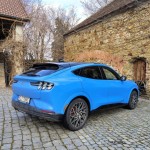 mustang-mach-e-gt-2023-16