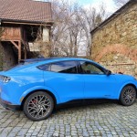 mustang-mach-e-gt-2023-17