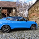 mustang-mach-e-gt-2023-18