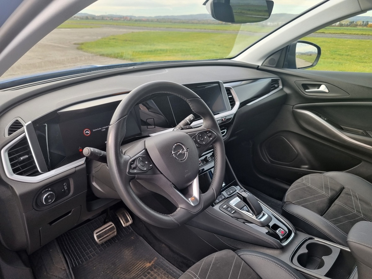 opel-grandland-2023-16