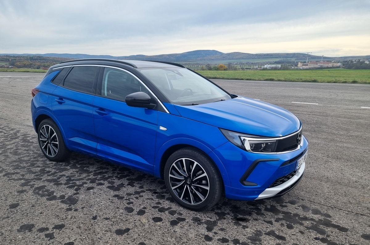 opel-grandland-2023-8
