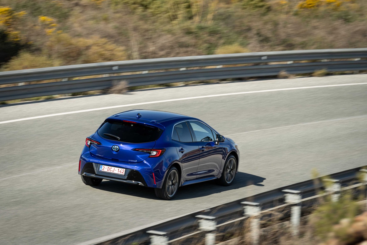 2023-corolla-hatchback-dpl-21