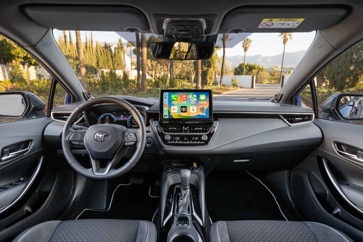 2023-corolla-hatchback-dpl-42