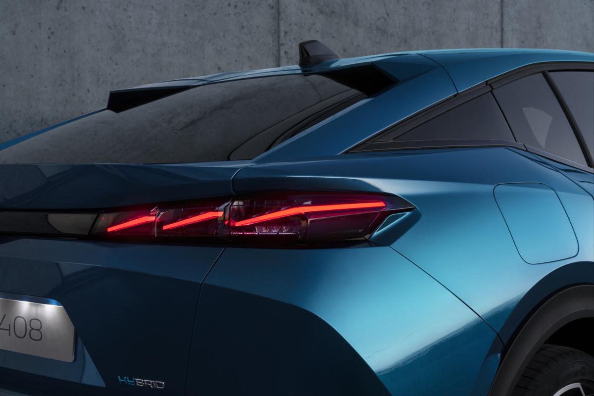 peugeot_408phev_2022_219_fr