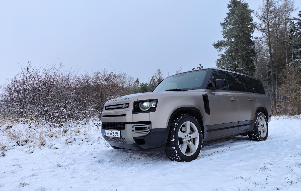 land-rover-defender-130-2023-3