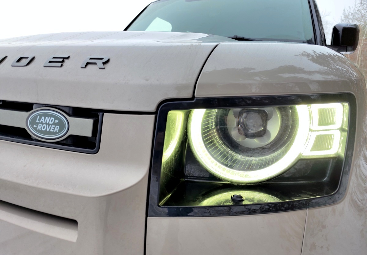 land-rover-defender-130-2023-31