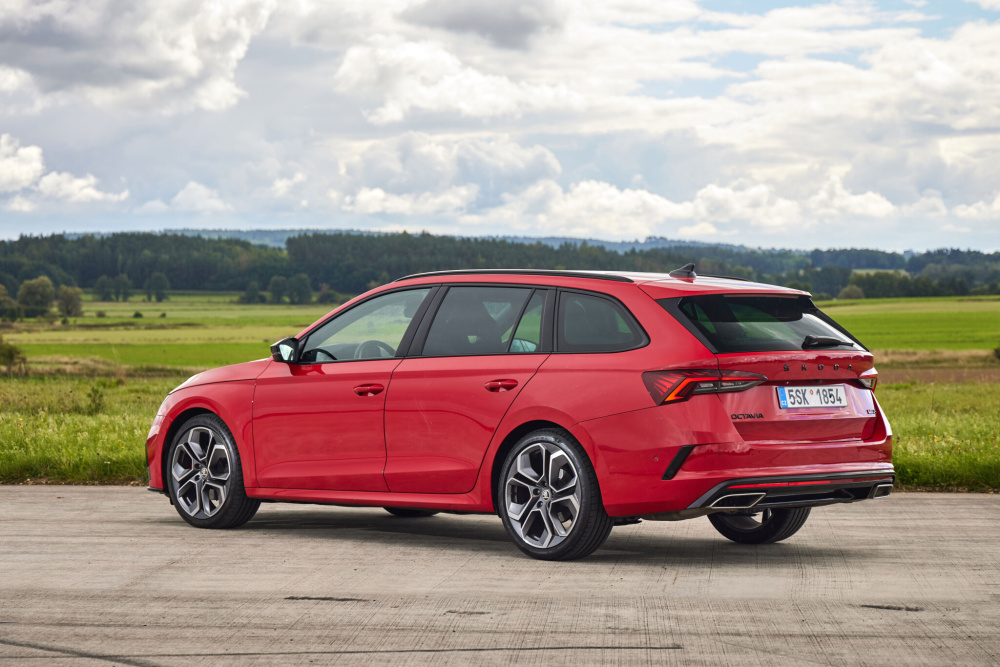 230301_25-years-of-the-skoda-octavia-combi-5_9d90dcab-2048x1366