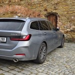 bmw-330e-2023-27