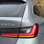 bmw-330e-2023-32