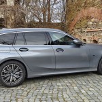 bmw-330e-2023-35