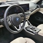 bmw-330e-2023-40