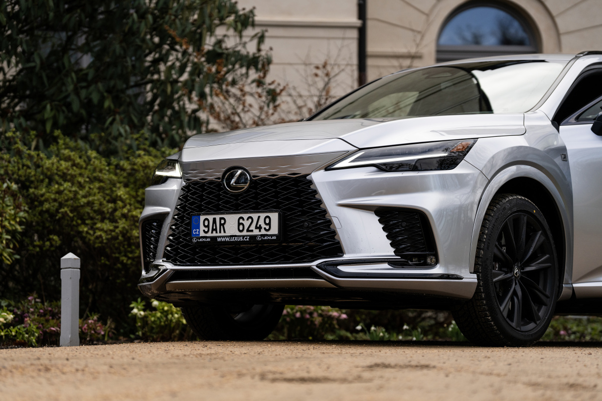 jk_20230309_lexus_rx_chmcely_0010
