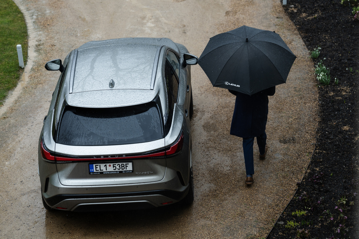 jk_20230309_lexus_rx_chmcely_0027