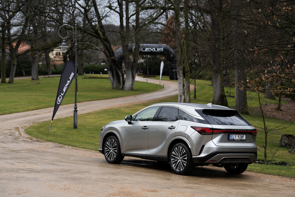 jk_20230309_lexus_rx_chmcely_0029