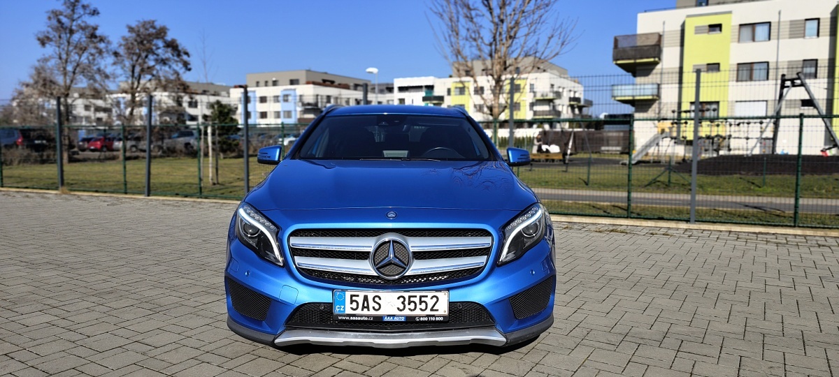 mercedes-benz-gla-11