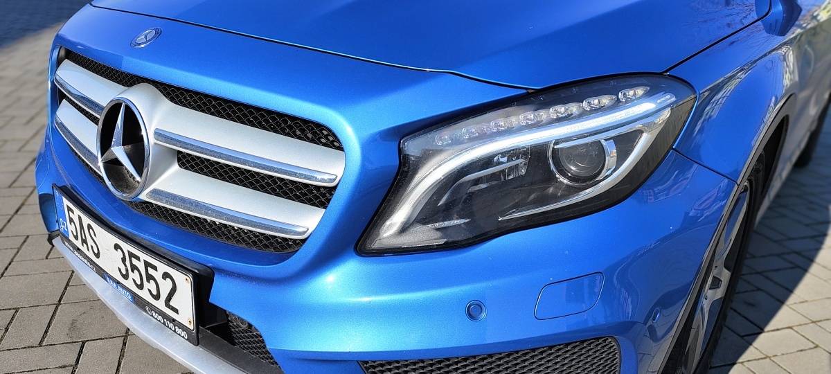 mercedes-benz-gla-14